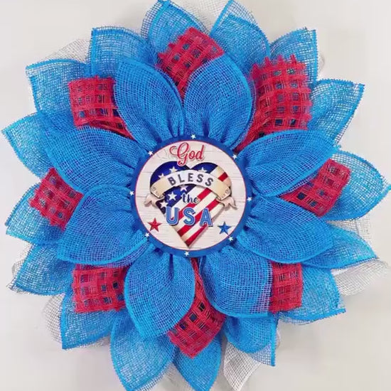 patriotic flower wreath made live on Clapper 3/26/2023